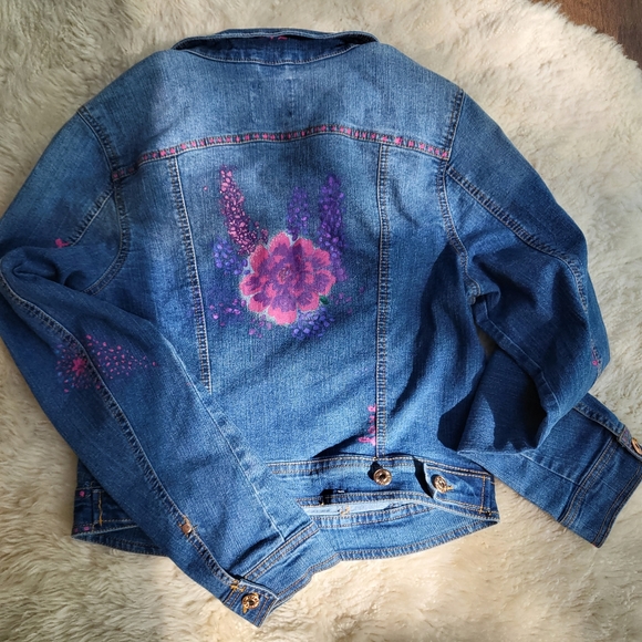 Handpainted jean jacket. - Picture 2 of 9